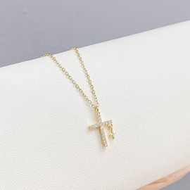 Xeyai 14K Gold Plated Dainty Cute Double Cross Necklace for Women Simple CZ Pendant Necklace Chocker Small Diamond Cross Necklaces Trendy Everyday Jewelry