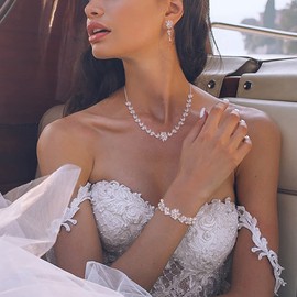 EVER FAITH Wedding Silver Tone Clear Cubic Zirconia CZ Flower Round Necklace Earrings Set, Brass, Cubic Zirconia