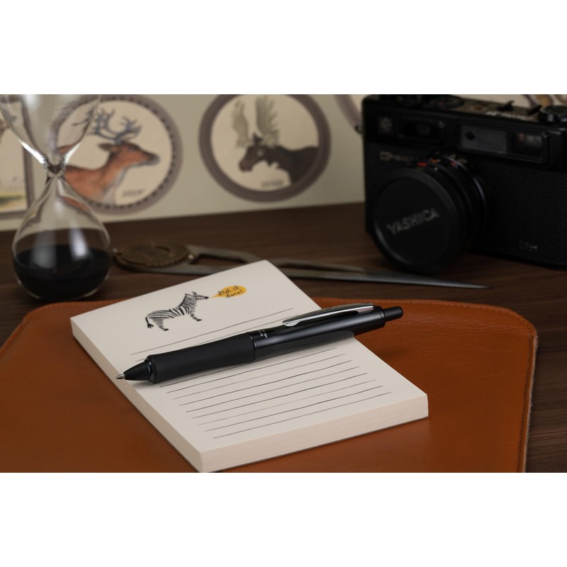 PILOT Dr. Grip FullBlack Refillable & Retractable Ballpoint Pen, Medium