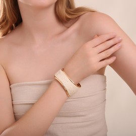 RUOFFETA Raffia Irregular Wave Cuff Bracelet for Women, Chunky Bangle Wide Open Cuff Bangle Statement Bracelet(Cream White)