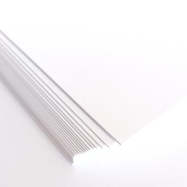 25 White Thick Card A4 520g/m2 - Pack 25 Sheets A4 Size 21x29.7cm - White Craft Card - Card for Crafting - Ideal for Drawing, Painting, School Work and Crafts