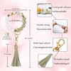 Pulsera de silicona con abalorio, llavero para mujer, con borla