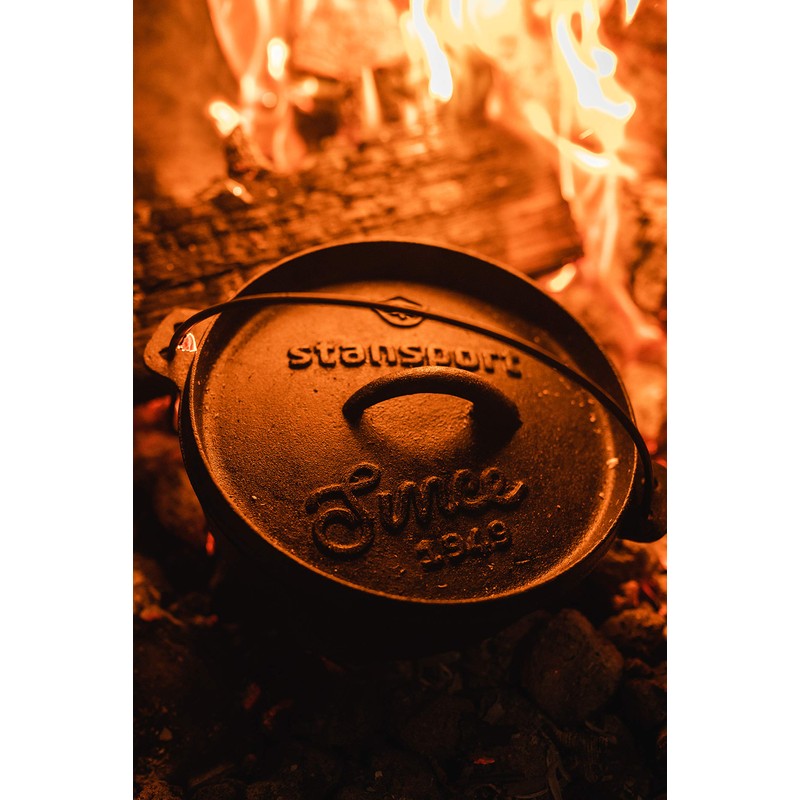 Stansport 4 QT Pre-Seasoned Cast Iron Dutch Oven with Legs