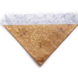 Buddhist altar Uchiki (inner layer), triangle, made of high-grade gold brocade cloth, Uchiki Honganji school, Otani school, Jodo Shinshu family crest (width 13.8 inches (35 cm), Oto (Oya school) gold)