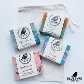 BLUEBYRD Soap Co. Barras de jabón naturales para niños, paquete variado de 4 | Juego de 4 jabones para niños | Barra de lavado corporal para adolescentes y niños | Barras de jabón de colores para niños con bolsa de regalo | Jabón para niños fabricado en 