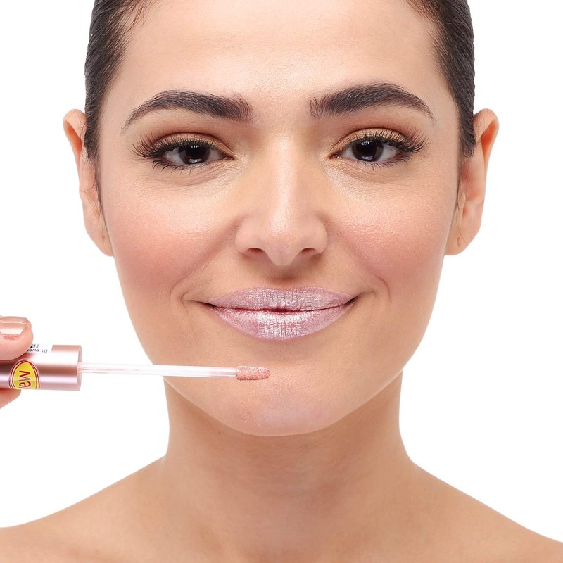 Essence Melted Chrome Labial Líquido 01