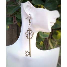 Sharron Renée DHARK RHED Antique Skeleton Key Earrings Bronze Silver Matte Rose Gold Chrome Clover Heart 3Ring Vintage Unisex Jewelry QTY: 1 Pair (Bronze, Vintage)