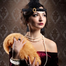 FEPITO 8 Pieces 1920s Flapper Great Gatsby Accessories Set Fashion Roaring 20's Theme Set with Headband Headpiece Long Black Gloves Necklace Earrings for Women（Set D）