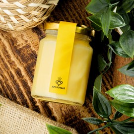 Royal Jelly Pure & Fresh 100g – Premium Royal Jelly Nutritional Supplements 100% Natural with Natural and Non-Gluten Formula – Compact Isothermal Box with Dosing Spoon