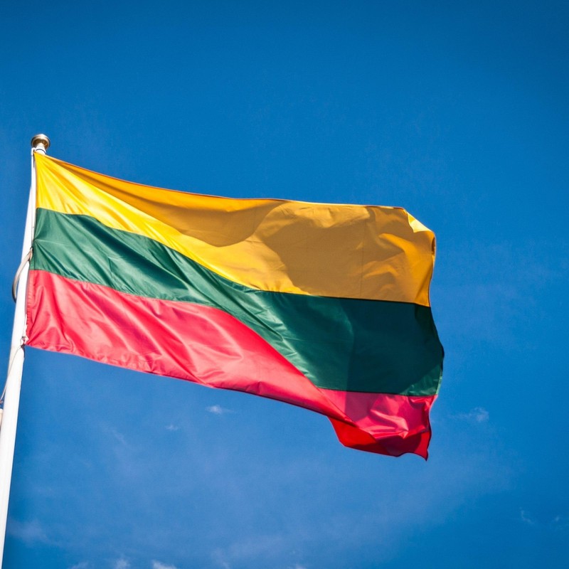 Runesol Lithuania Flag, 91x152cm, 3ft x 5ft, 4 Grommets, Eyelet