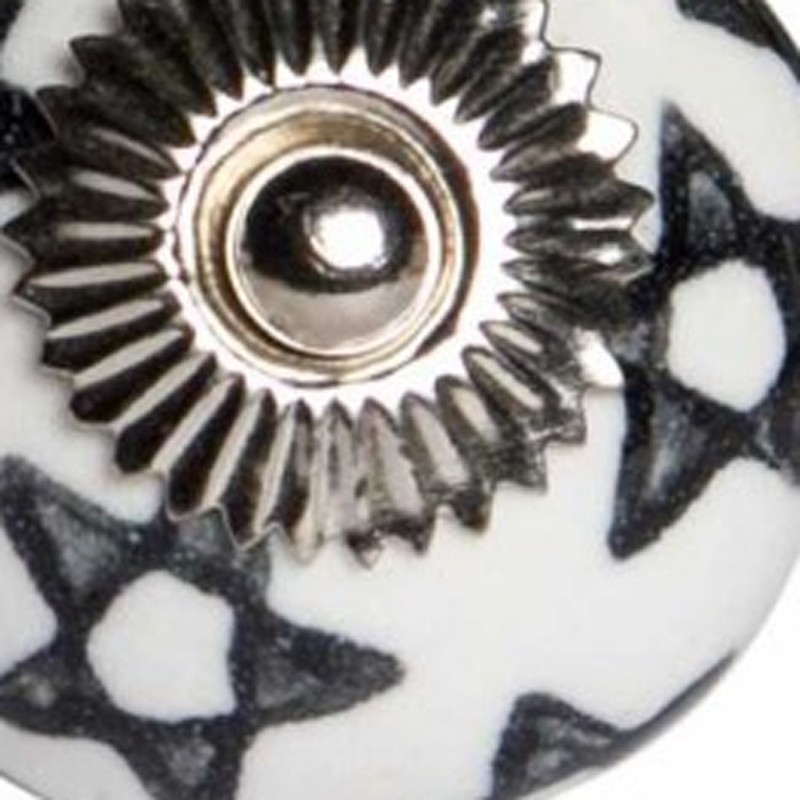 Homeroots 1.5" X 1.5" X 1.5" White Black And Silver