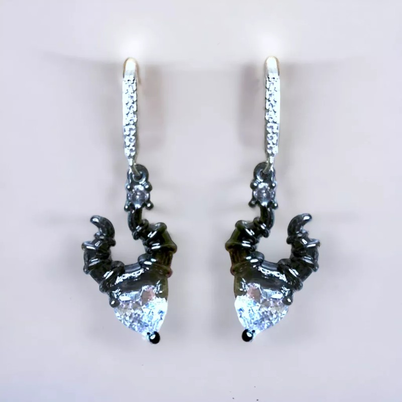 Dtup Aretes Corazón Malefica Gotico Oro Negro Original S925 Dtup®