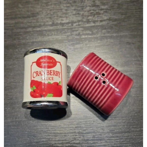 cracker barrel Salt And Pepper Shakers Thanksgiving Cranberry Sauce And