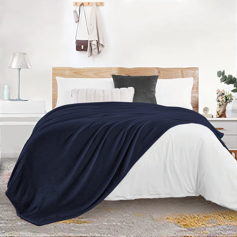 Cuddly, Fluffy Blanket, 130 x 160 cm - Small Fleece