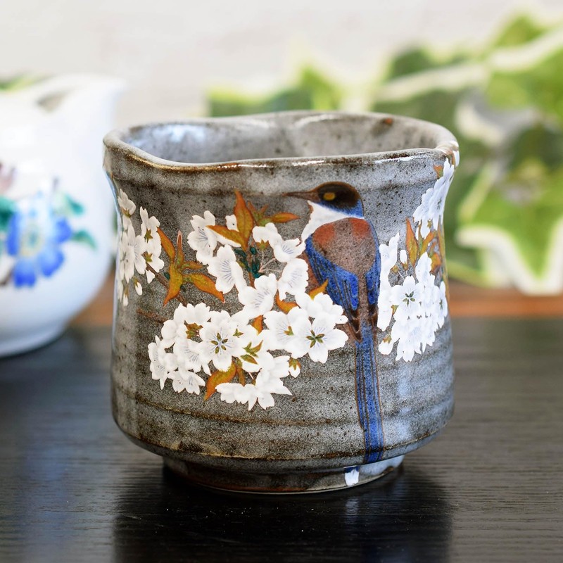 Waza no Kura Stylish Kutani Ware Teacup with Mountain Cherry