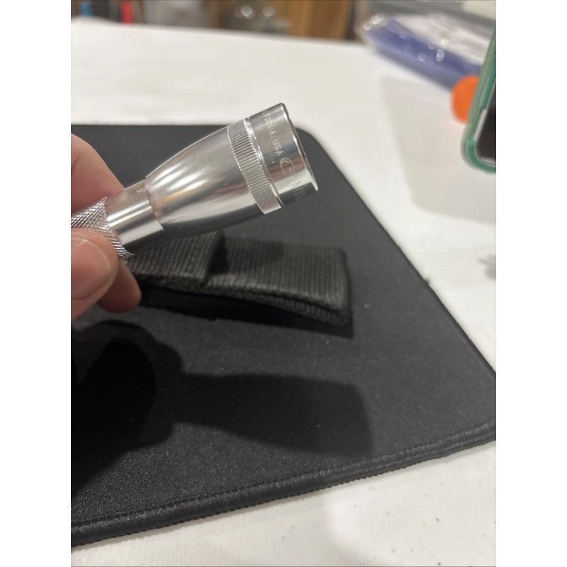 Mag-Lite Mini Bulb Silver Flashlight AA Battery (Open Box) +