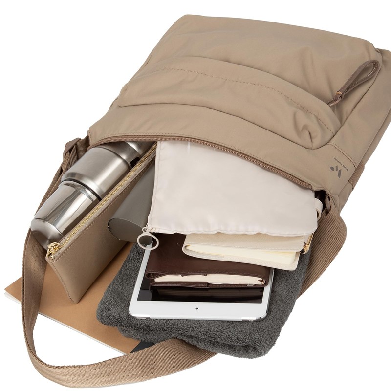 World Traveler No.17532 Mira Lightweight Bottle Holder Front Pocket Setup