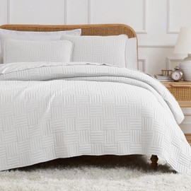 Southshore Fine Living, Inc. Oversized Quilt Bedding Set Lightweight, Prewash Fabric Soft Coverlet Bedspread 3-Piece with Two Matching Shams (98 in Wide x 98 in Long), Full/Queen, Grid White