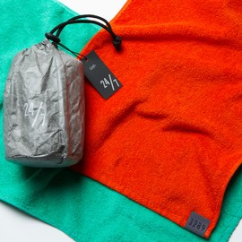 Growing Towel "24/7" 12.6 x 35.0 inches (32 x 89 cm) (Dye-dye (towel + stuff bag S))