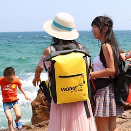 Travel Vacation Large Capacity Waterproof Backpack (25L) (Yellow)
