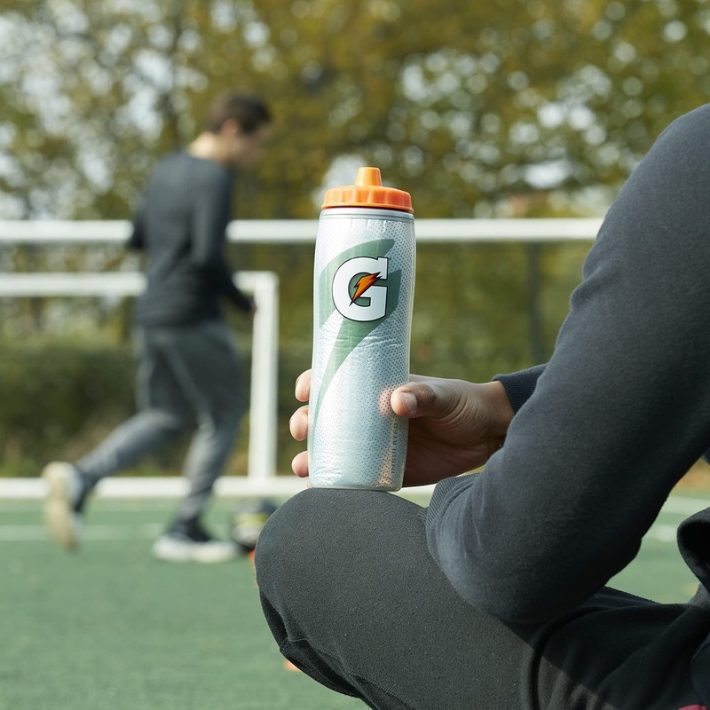 Gatorade Botella aislante para apretar, color rojo, 30 onzas