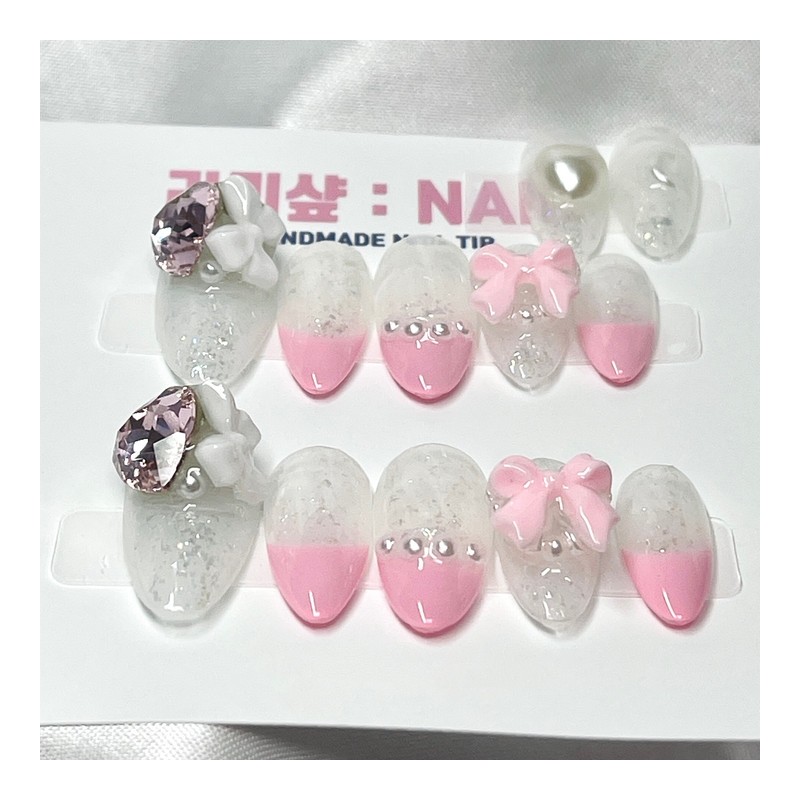 Pink Princess' Dignity Handmade Nail Tips - Short Oval /