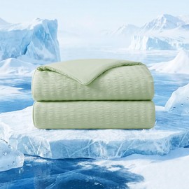 Joysoul King Size Seersucker Cooling Comforter - Lightweight Q-Max 0.45 Summer Bedding for Hot Sleepers & Night Sweats, Ultra Soft Reversible Comforter, Breathable Blanket, 108"x90", Sage Green