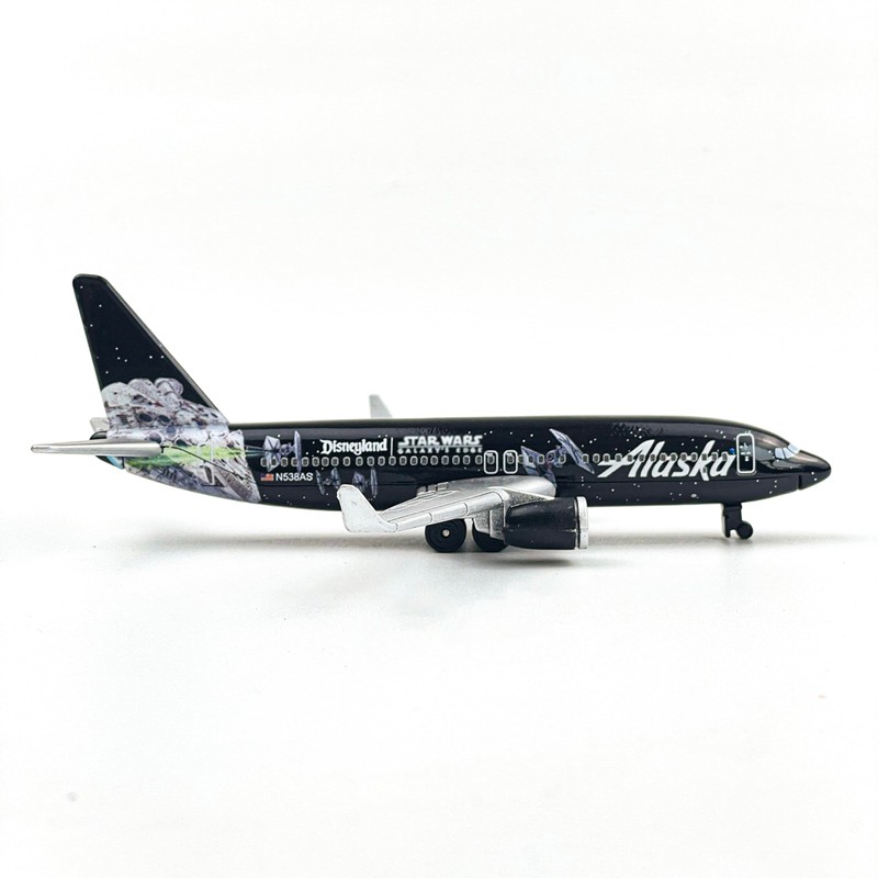 WngAur Alaska Airplane Model, Die-cast Metal Model Planes with Plastic