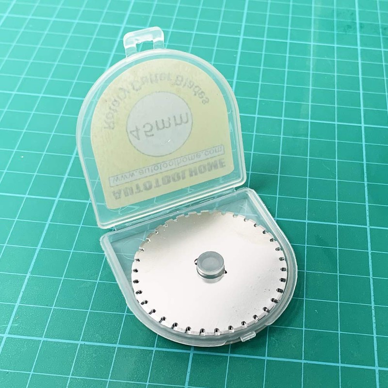 5 Pack 45mm Crochet Edge Skip Blade Perforated Rotary Blades