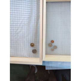 Voulosimi Soil Sifter Metal Dirt Sifter 3/8" Mesh Screen with Wire Mesh Multi-Purpose Garden Sifter Rock Sifter Compost Sifter for Gardening (16.7 x 12.8 inch)