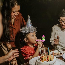 1Pc Random Color Floating Blow Pipe Balls Game,Balancing Blowing Games Fun, Blowing Ball Breathing Exerciser,Ball Blowing,Classic Stress Reliever Balance Blowing for Adults Balls for Adults