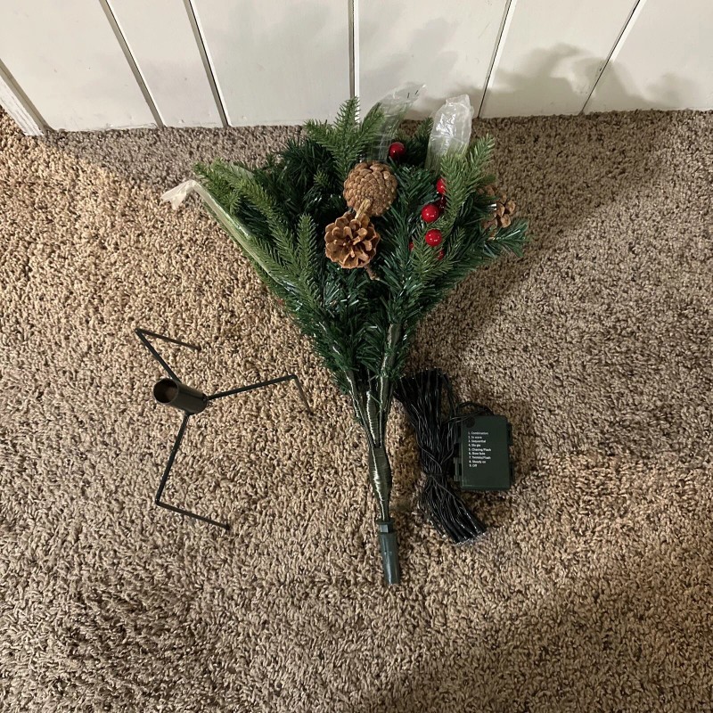 Glintopper Outdoor Light Up Artificial Christmas Tree