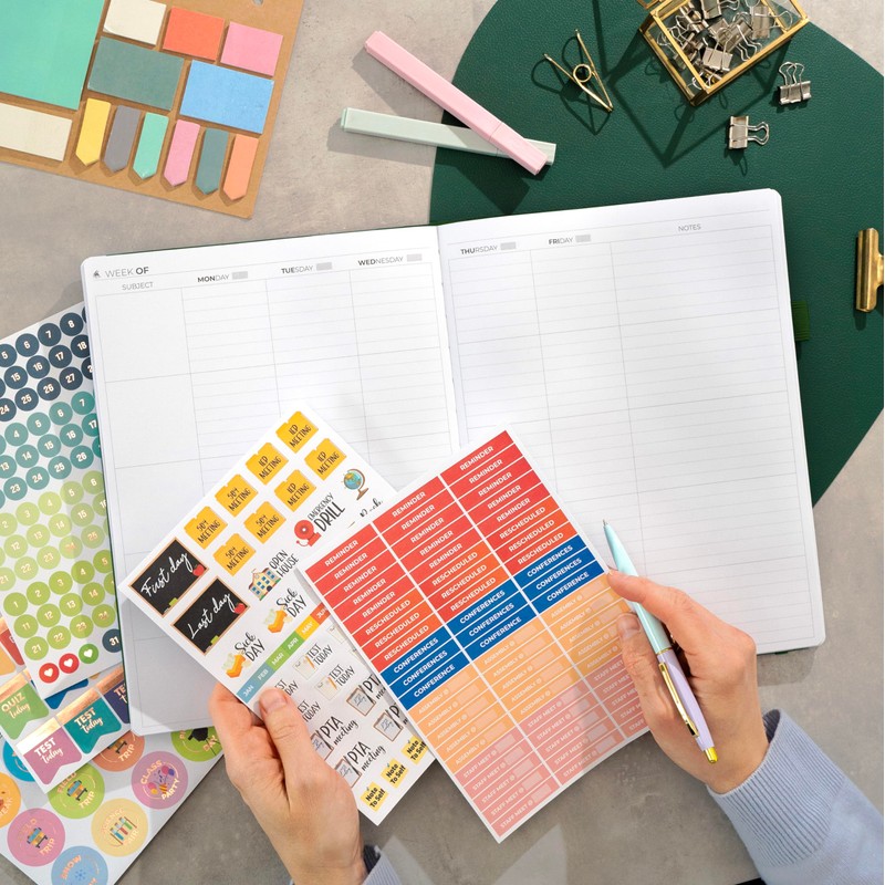Clever Fox Teacher Planner – School Year Planner with Calendars