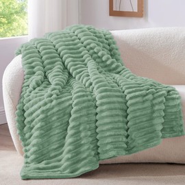 BEDELITE Fluffy Fleece Throw Blanket - Sage Green Sofa Throw Soft Cosy Warm Small Blankets for Single Bed, Gifts for Women