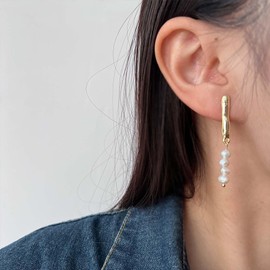 Erimberate Bohemian Pearl Tassel Dangle Earrings Gold Irregular Bar Stud Earrings Baroque Pearl Drop Earrings Minimalist Pearl Earrings Jewelry for Women