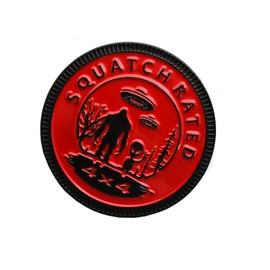 Squatch Aliens Badge Rated Car Emblem, 4 x 4 Metal Automotive Bigfoot Badge 3D Car Badges Emblems Round Emblem Decals Stickers Compatible with Jeep Wrangler Vehicles Trucks SUV RV (Squatch Rated-Red)