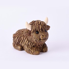 MOGOXION Highland Cow Figurine Resin Dark Brown Highland Cow Decor for Farmhouse Bedroom Tiered Trays Desk Bookshelf Display Decoration Statue 4.3″ Scottish Calf Ornament Gift for Cow Enthusiasts (B)