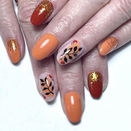 Fall Press on Nails Short Oval Fake Nails Gold Glitter False Nail with Black Leaf Designs Orange Red Glossy Glue on Nails Cute Acrylic Nail Press ons Reusable Manicure Kit for Women 24Pcs