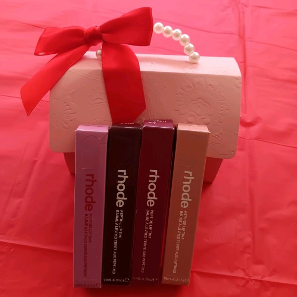 Rhode by HAILEY BIEBER Peptide Lip TINT. LIMITED ADDITION JELLYBEAN