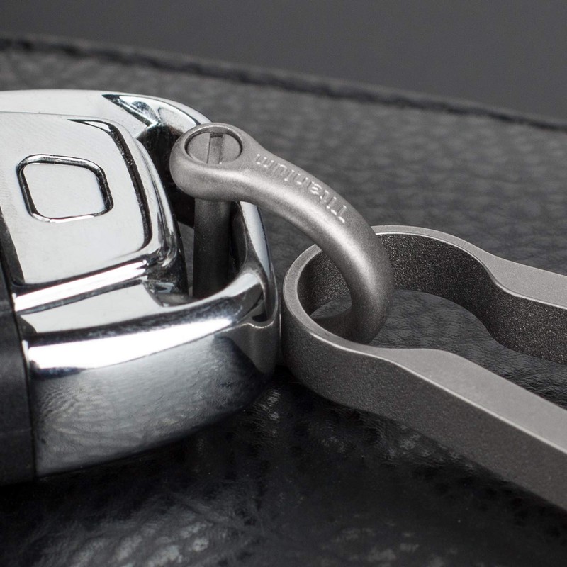 TISUR Key Ring Titanium D-Ring Key Car Motorcycle Keychain Cute