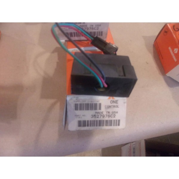 International OEM INTERNATIONAL CONTROL 3527976C2