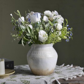 Quoowiit Ceramic Rustic Farmhouse Vase, White Distressed Flower Vase for Home Decor, Boho Decorative Vases for Centerpiece Table Decorations, Vases for Living Room Kitchen Entryway Mantle Shelf Decor