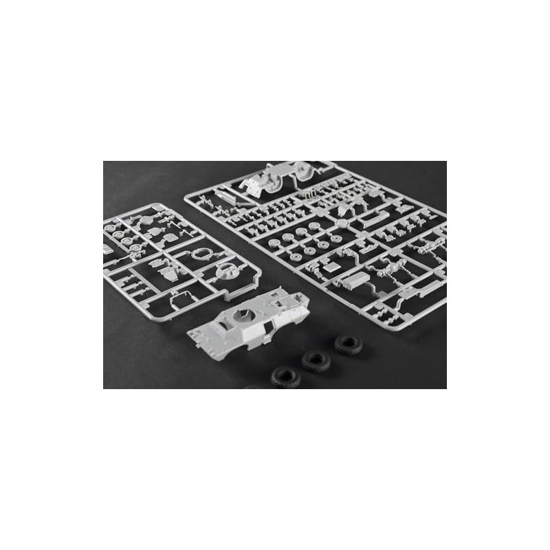 Trumpeter 07440 1/72 M706 Commando Armored Car Refurbishment Model Model