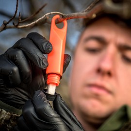 WILDLIFE RESEARCH CENTER Quik-Wiks, No-Mess, Compact Deer Hunting Scent Dispensers with Rain-Shedding Design, Branch Claw Design & Synthetic Felt, 3-Pack