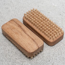 Heaven in Earth Wooden Gardener's Nail Brush