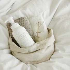  BlancNeige AT Soap, Moisturizing Ingredients Cherry and Honey Blend, Mild Cleansing Foam, 11.8 fl oz (320 ml)