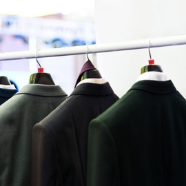 WINOMO 100pcs Clothes Hanger Size Markers Plastic Clothes Hanger Tags Marker Assortment Kit Red