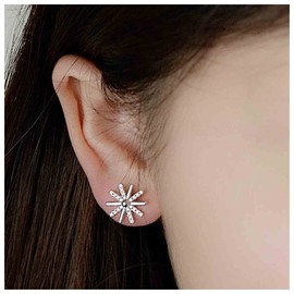 Yheakne Vintage Sun Stud Earrings Silver Crystal Sunburst Earrings CZ Cubic Sun Earrings Cz Paved Snowflake Earrings Spike Sunlight Earrings Jewelry for Women and Girls