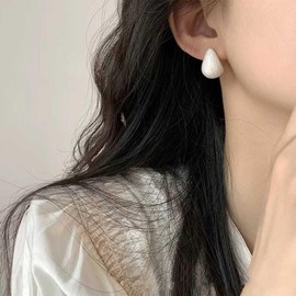 Xmsrn Vintage Pearl Teadrop Earrings Waterdrop Pearl Earrings Boho Pearl Earrings White Minimal Earrings Jewelry for Women and Girls