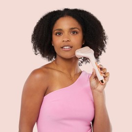 Finishing Touch Flawless Ice Roller - Gel Rolling Head - Lightweight & Ergonomic Grip Handle - No Redness, Puffiness, or Irritation - Ideal for Use on your Face, Neck, & Body - Cold Therapy